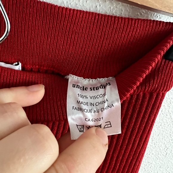 Uncle Studios Ribbed Red Slit Skirt, size 1 - Picture 3 of 6